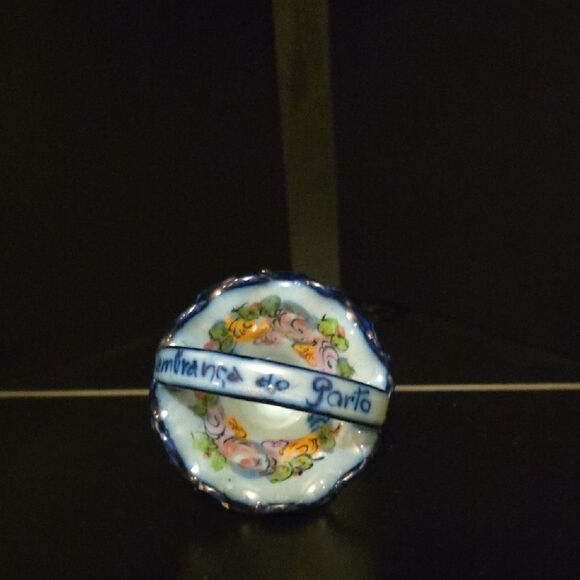 Vintage Ceramic Basket, Made in Portugal. Excellent Cond! - Picture 5 of 5